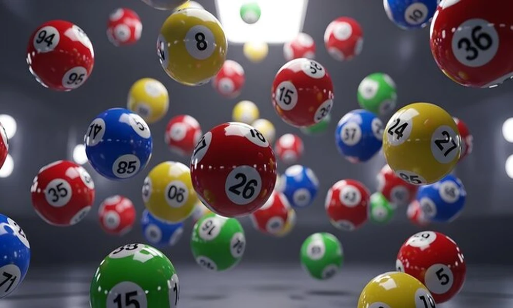 Where do players identify low house edge BTC monopoly roulette tables?